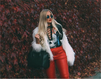 Instagram: @charlottefisher